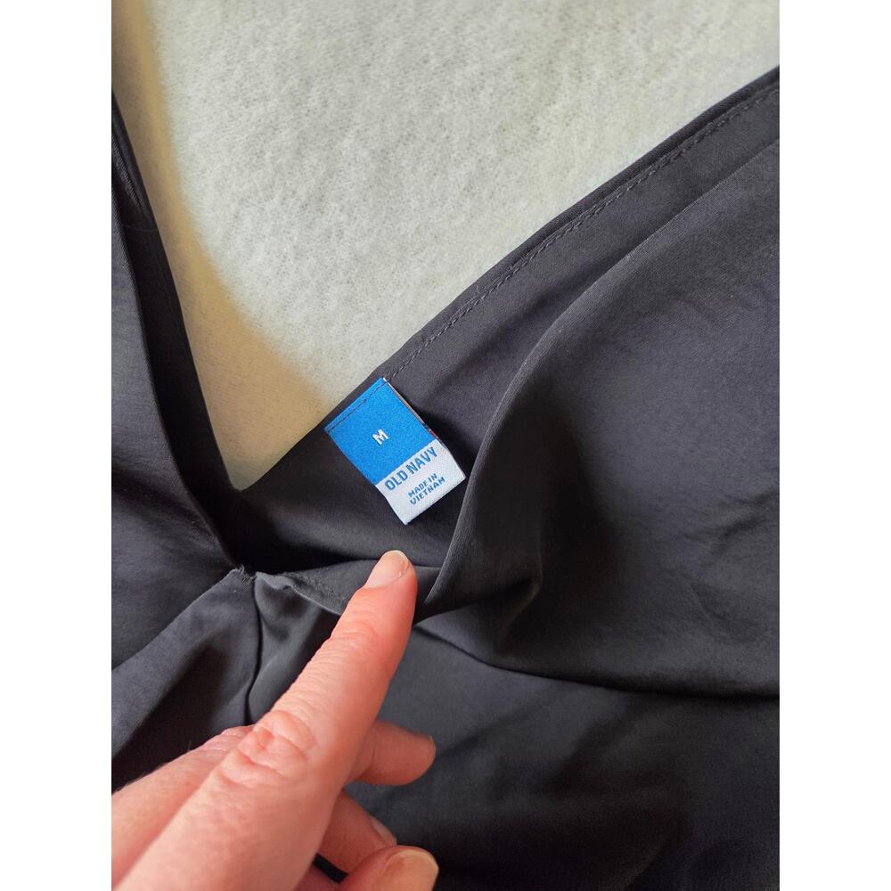 Old Navy Black Satin V-Neck Slip Midi Dress π€β¨ - Picture 4 of 5